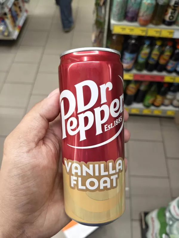Dr Pepper Vanilla Float (czerwona puszka) | 330ml