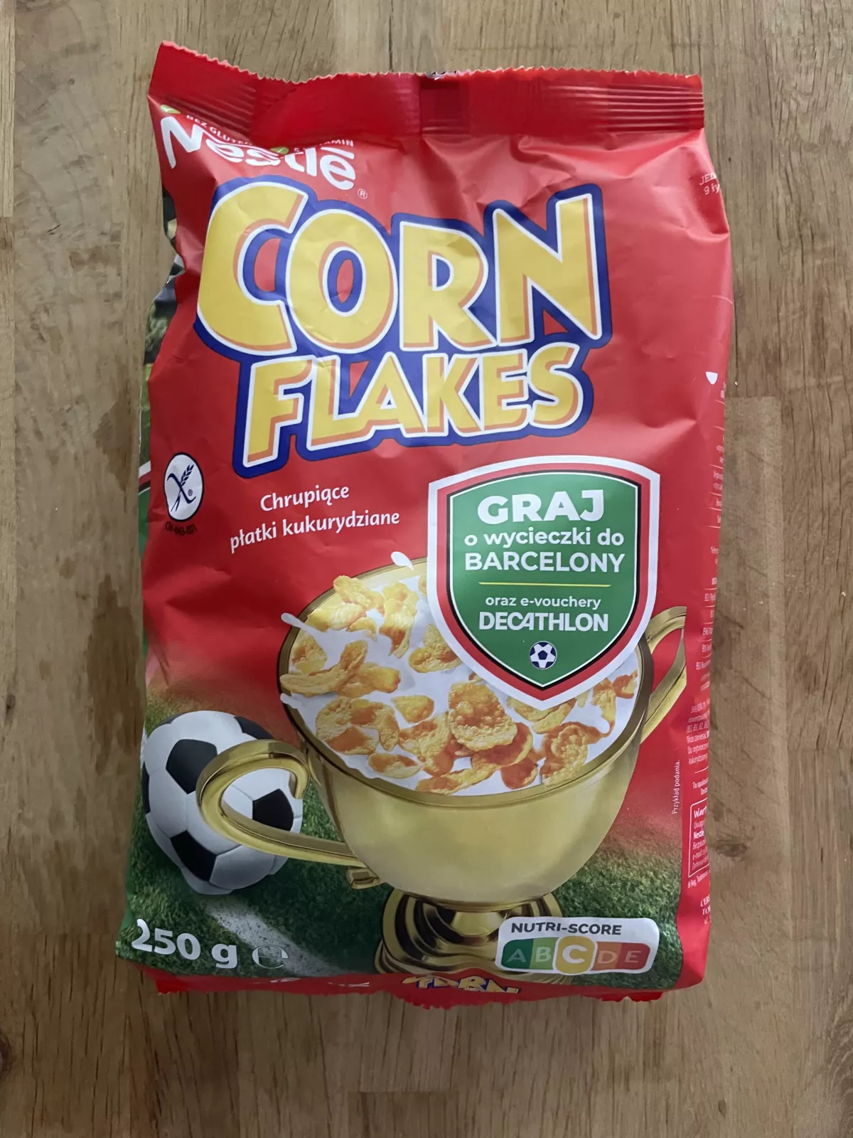 Nestlé Corn Flakes płatki kukurydziane (edycja piłkarska) | 250g